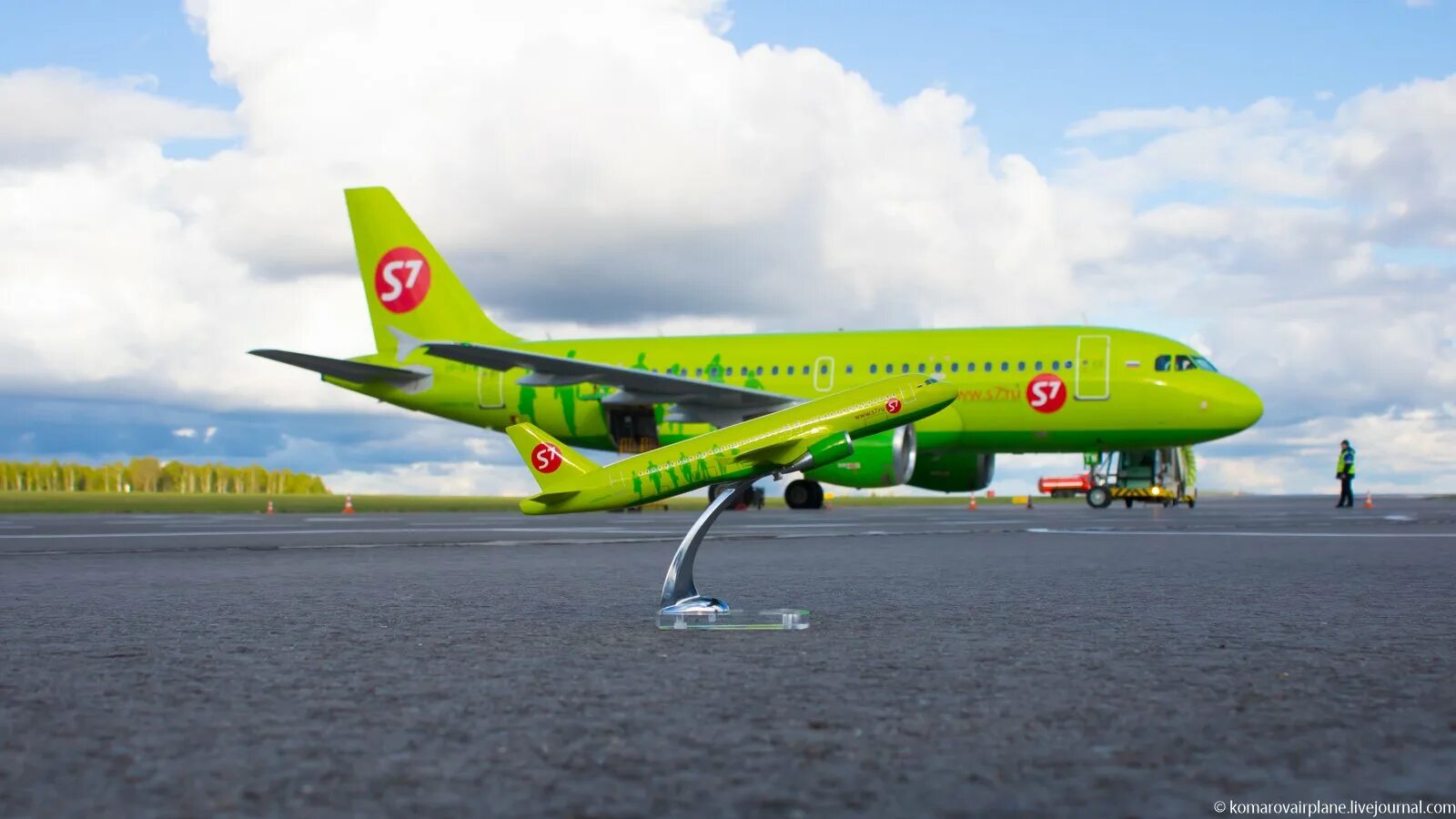 Эс севен купить билет. Самолёты авиакомпании s7 Airlines. S7 Airlines Сибирь. Самолёты s7 Авиапарк. Самолет Севен 7.