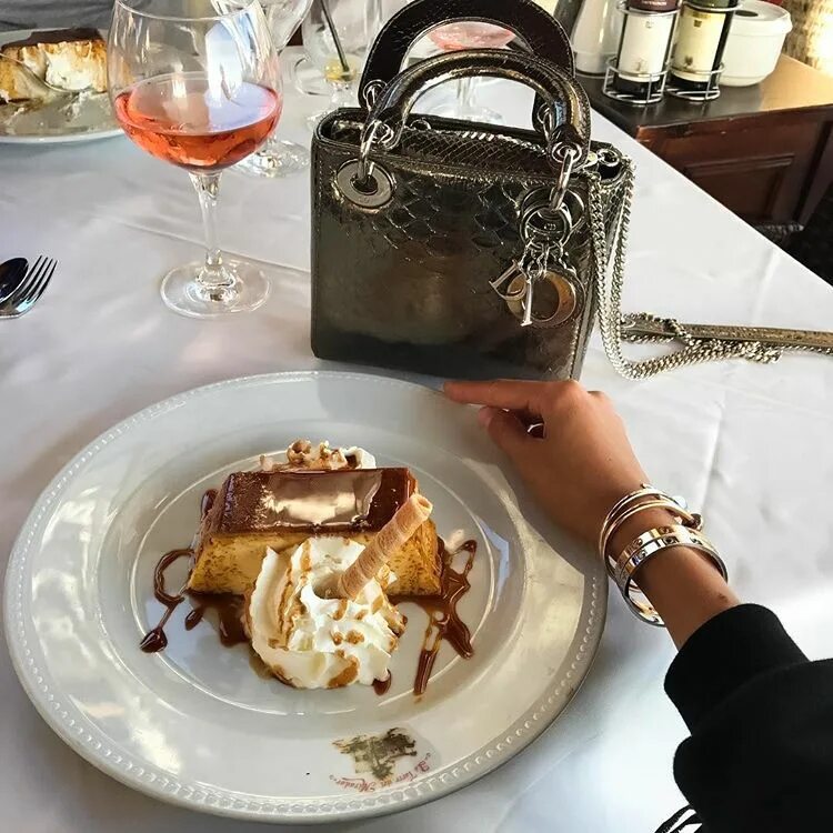 Шикарный завтрак в отеле. Эстетика роскошной еды. Лакшери завтрак. Еда роскошь. Роскошь еда.