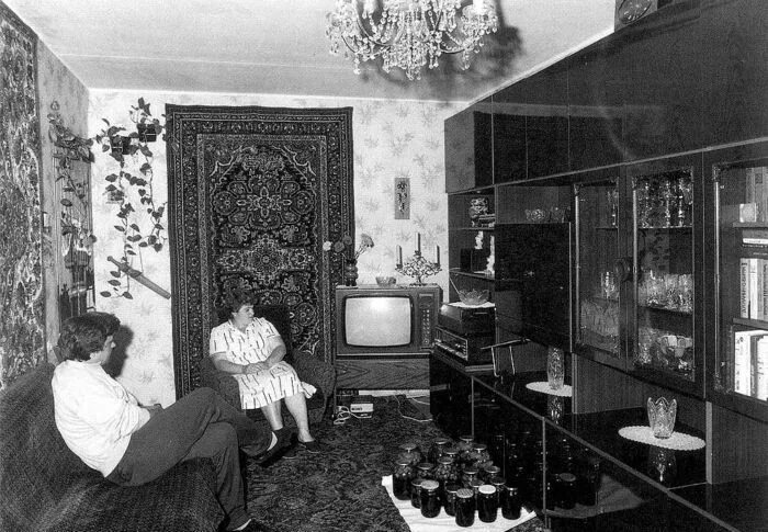 Интерьер домов ссср 1950s Living room 1950s living room, Retro living rooms, 1950s homes