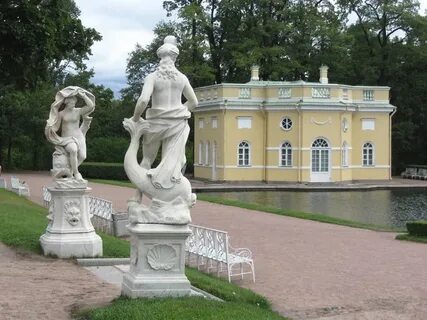 Знаков статуя екатерининского парка в пушкине