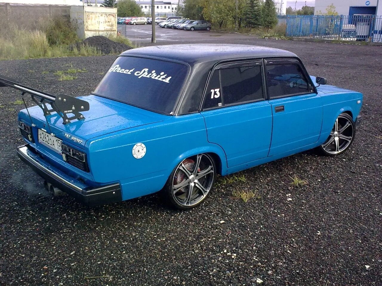 Лада 2107 жига. Ваз 2105 tuning. Жигули ваз 2107 дрифт. Тюнингованная машина ваз 2107. Lada vaz 2106 tuning.