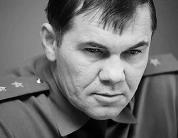 Лебедь дайте роту детей элиты. Шпетюк генерал пмр. генерал лебедь. главком 14 армии в приднестровье. генерал лебедь дайте мне роту.