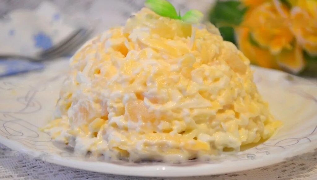 Курица ананас сыр яйцо чеснок. Салат курица ананас сыр чеснок майонез. салат с ананасом и курицей и сыром и чесноком. салат с ананасом и сыром и чесноком. салат с ананасом и чесноком.
