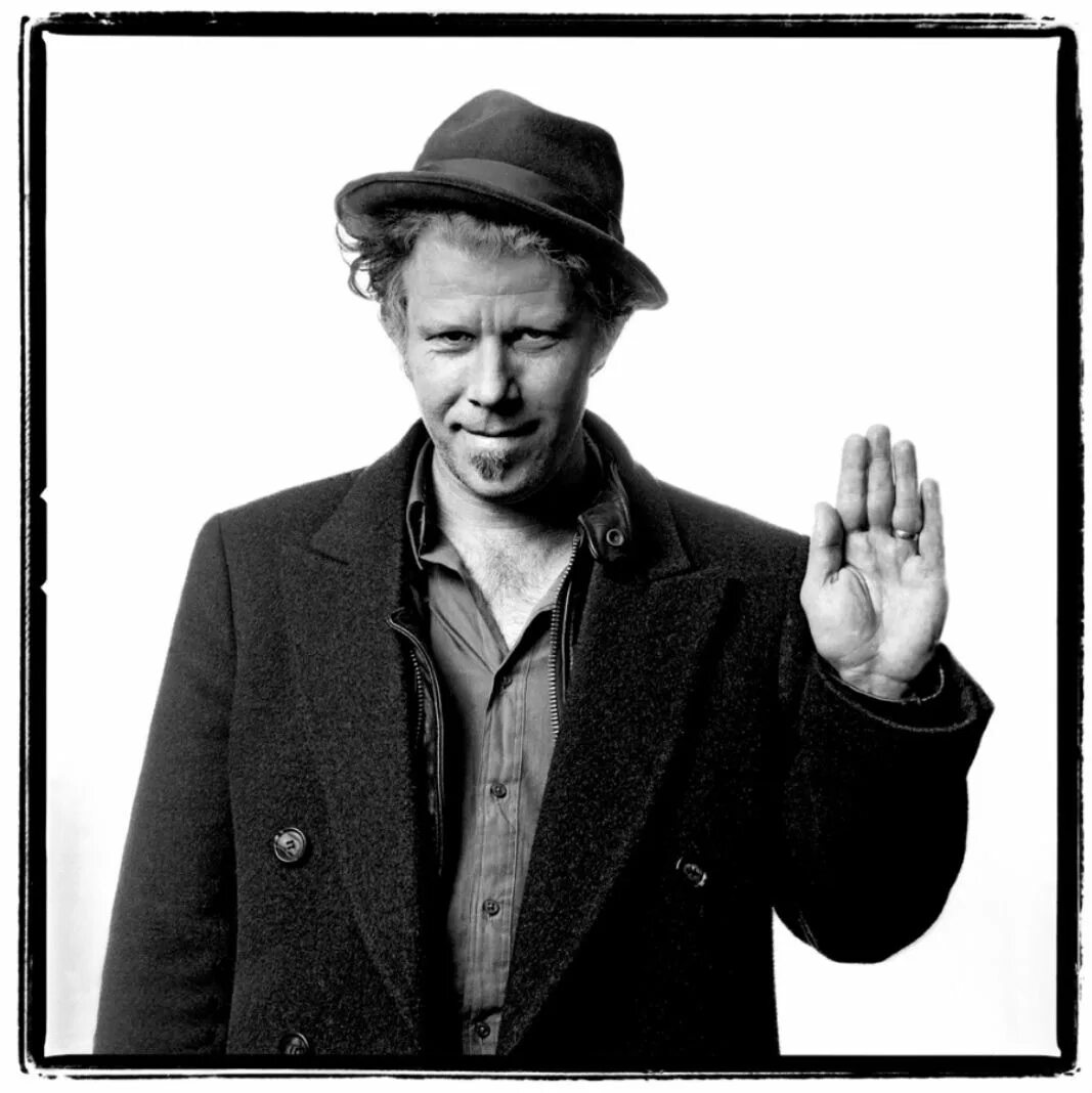 Tom was waiting for. Том уэйтс 2025. том уэйтс в молодости. tom waits молодой. том вейтс в молодости.