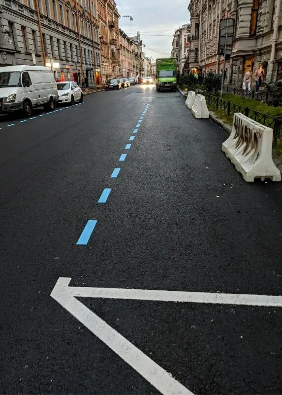 Разметка боковой парковки. Ширина разметки на парковке. Разделение транспортных потоков разметка. Разметка 1. 7 пдд.