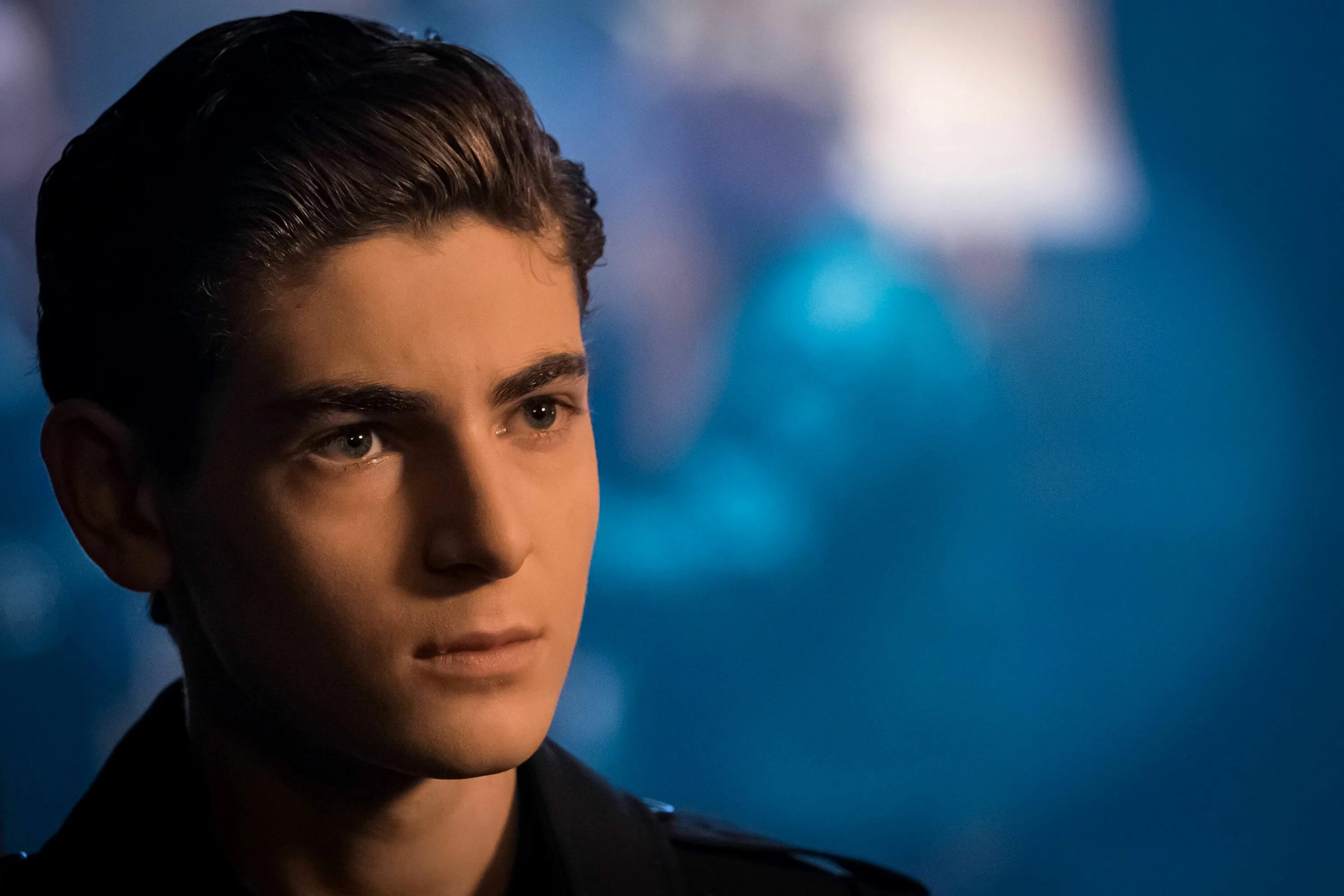 Дэвид Мазоуз Готэм. David Mazouz Bruce Wayne. Брюс Вейн готхэм. Готэм брюс