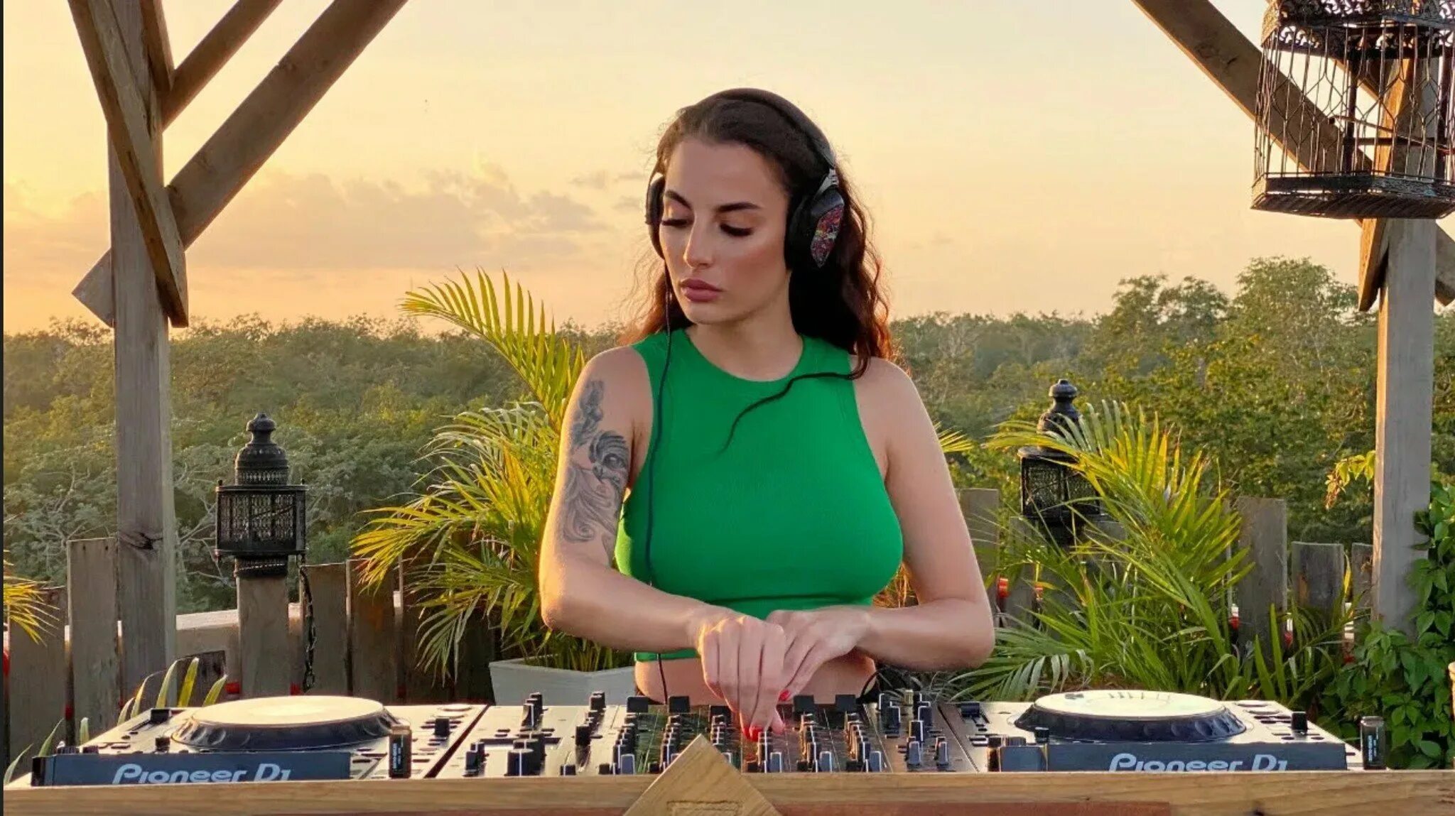 Deepme диджей горячие. Deepme википедия. Deepme dj фото. Deepme фото. Maliiina.