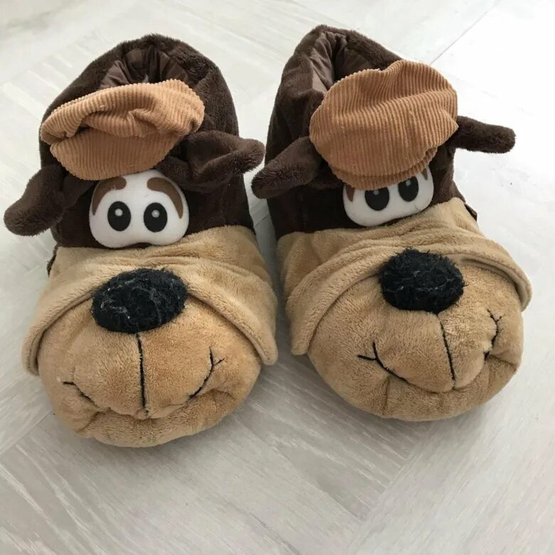 Плюшевые тапочки. Тапки игрушки. Тапочки собаки мужские. Мягкие тапочки. Тапочки в виде собаки.