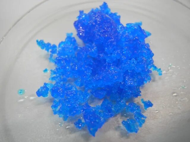Сульфат гексаамминникеля 2. Сульфат хрома Кристаллы. Кристаллы хлорида меди. Нитрат меди 2 цвет раствора. Кристаллический хлорид меди