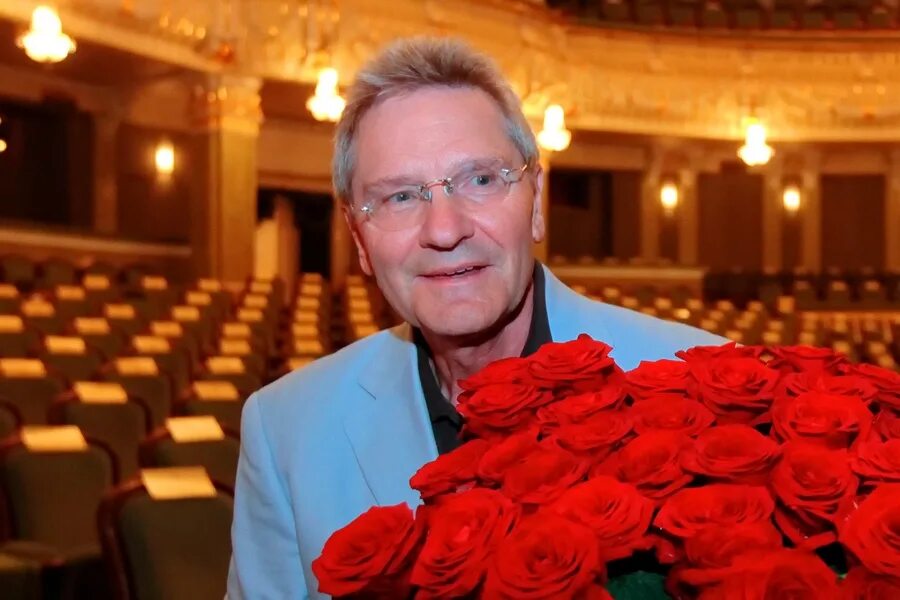 Евгений мартынов советский эстрадный певец. Матецкий владимир леонардович. Композитор 70 лет. Юрий антонов певец,композитор. Портрет давид тухманов.