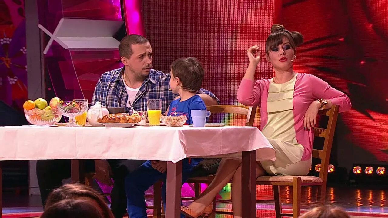 Камеди родительский. Камеди вумен родители. камеди вумен отец.