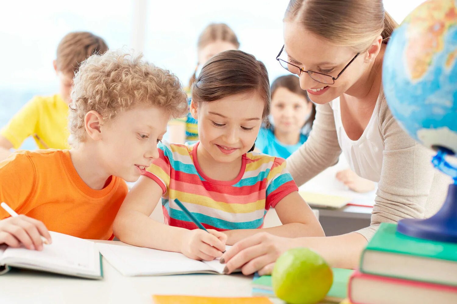 Student children. Дети учеба. Образование детей. Дети в школе. Обучение детей.