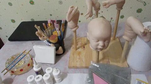 Делают кукол сыну