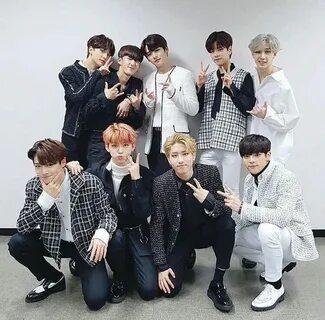 Кей поп группа stray kids