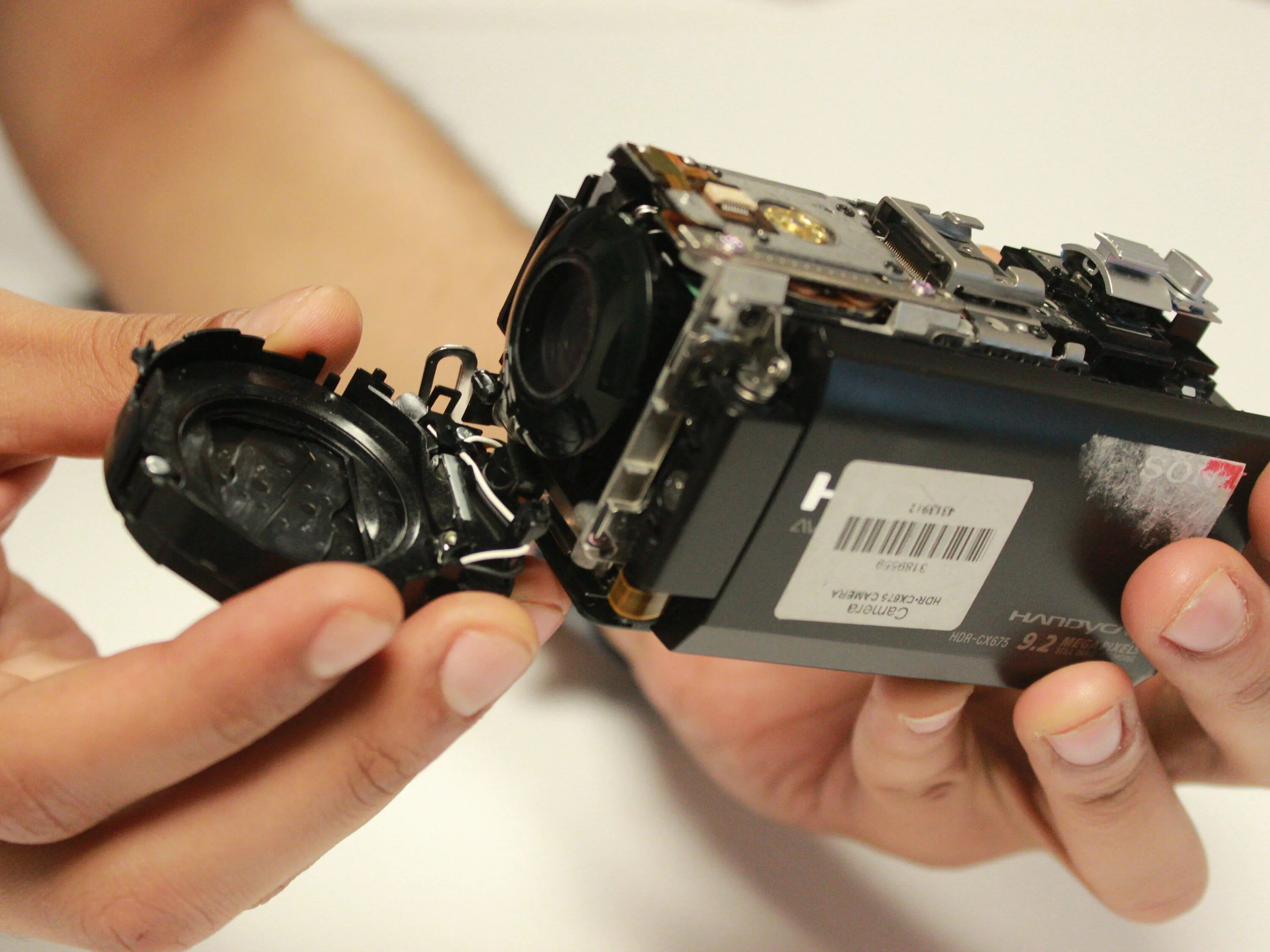 Камера кэнон беззеркалка для видеоблогеров. Замена затвора. Затвор на фотоаппарате кэнон. Затвор на фотоаппарате canon 550 d. Замена затвора.