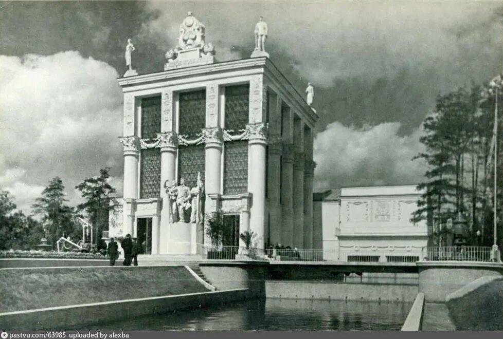Павильон латвийской сср. Павильон москва вднх 1954. Павильон электрификация вднх. Павильон грузинская сср 1954. Павильон вднх 1954.
