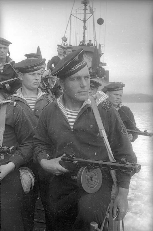 Подвиги советских моряков