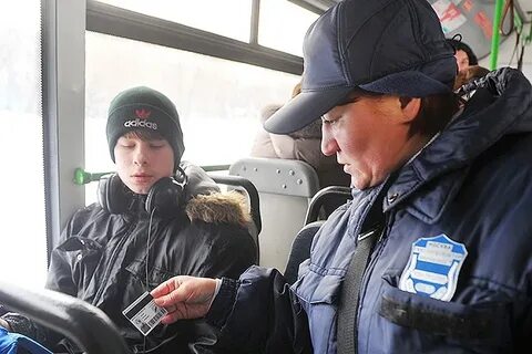 Контролеры в автобусе