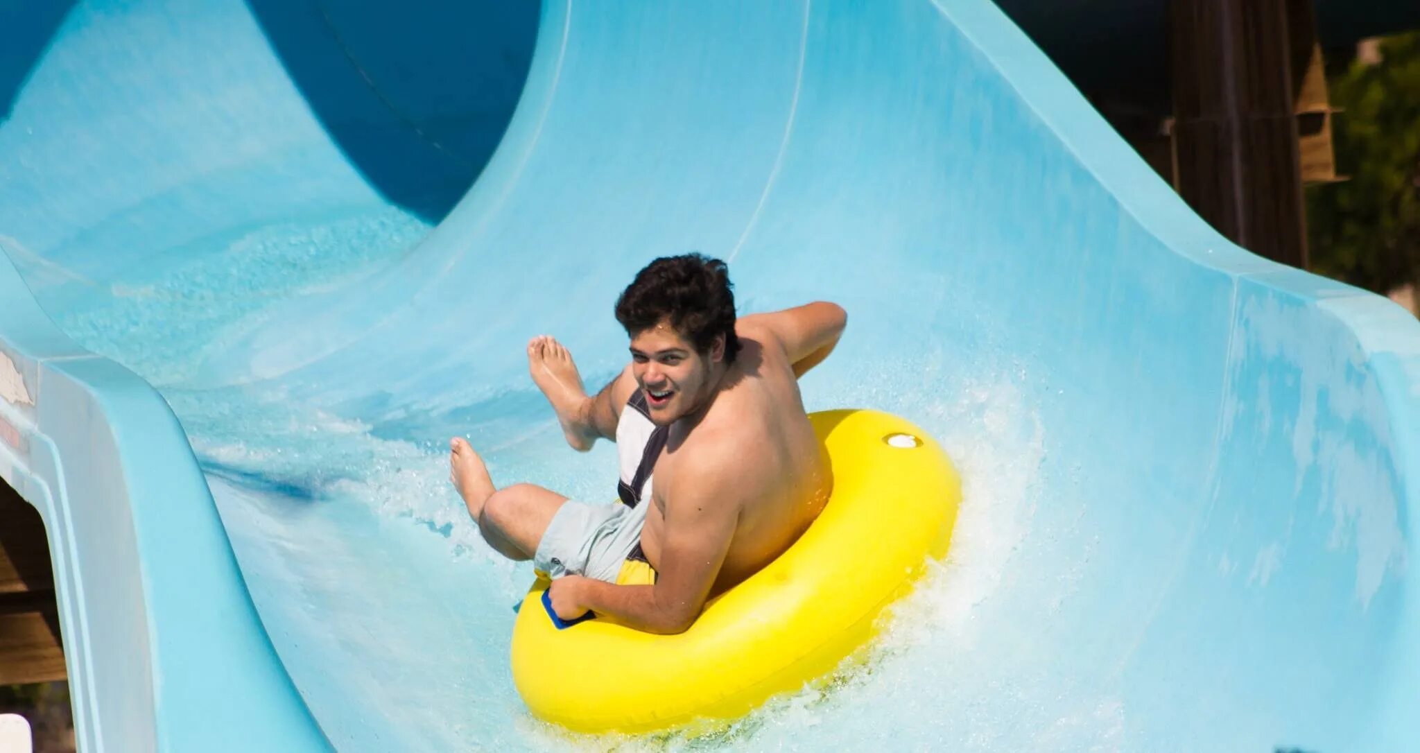 Бассейны развлечения. Развлечения в бассейне. Надувной аквапарк. Надувной аквапарк в Дубае. Аттракцион бассейн.