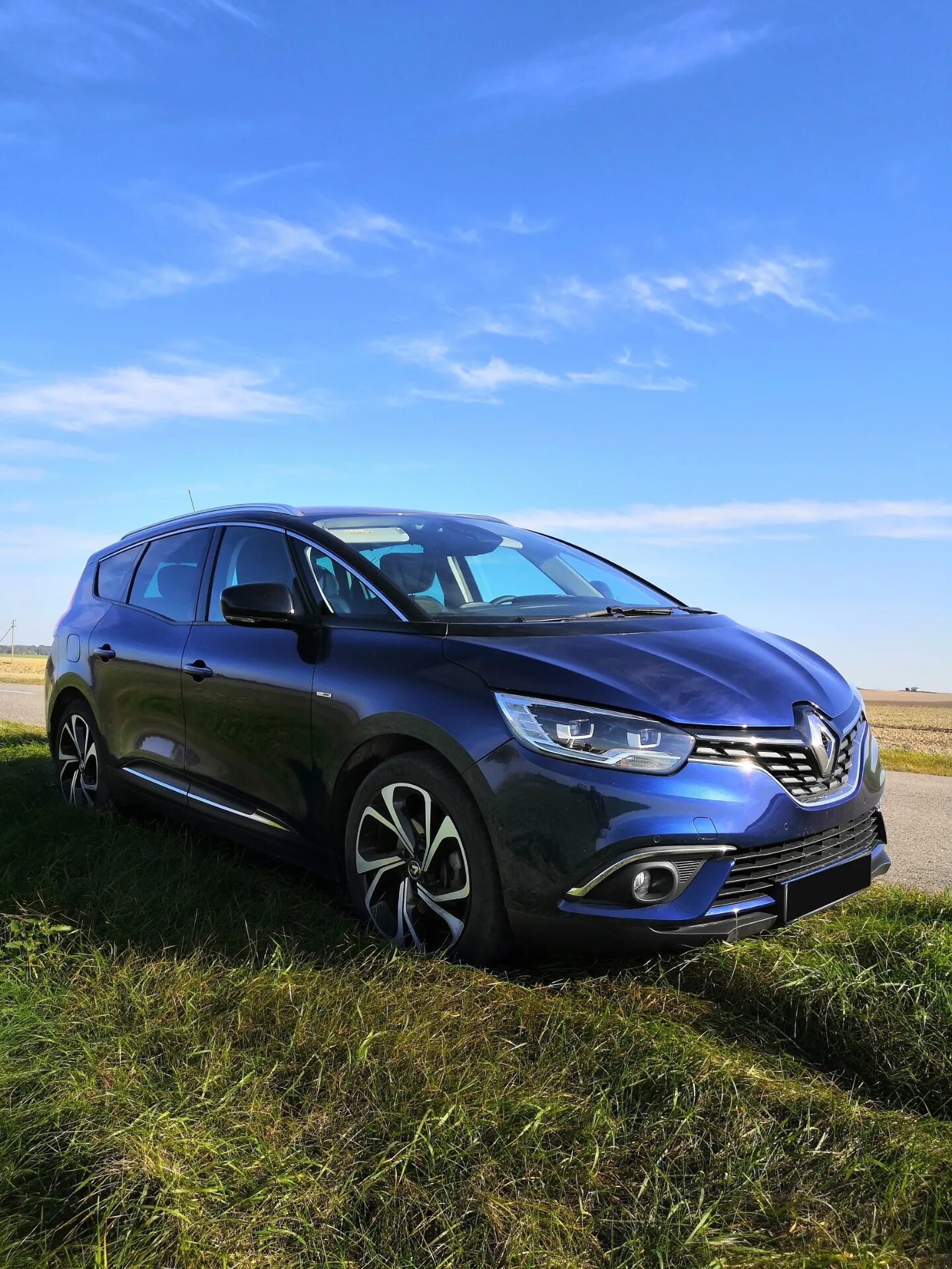 Рено сценик 4 отзывы. Renault Scenic 4. Grand Scenic 4. Рено Гранд Сценик 4. Renault Grand Scenic 2017.