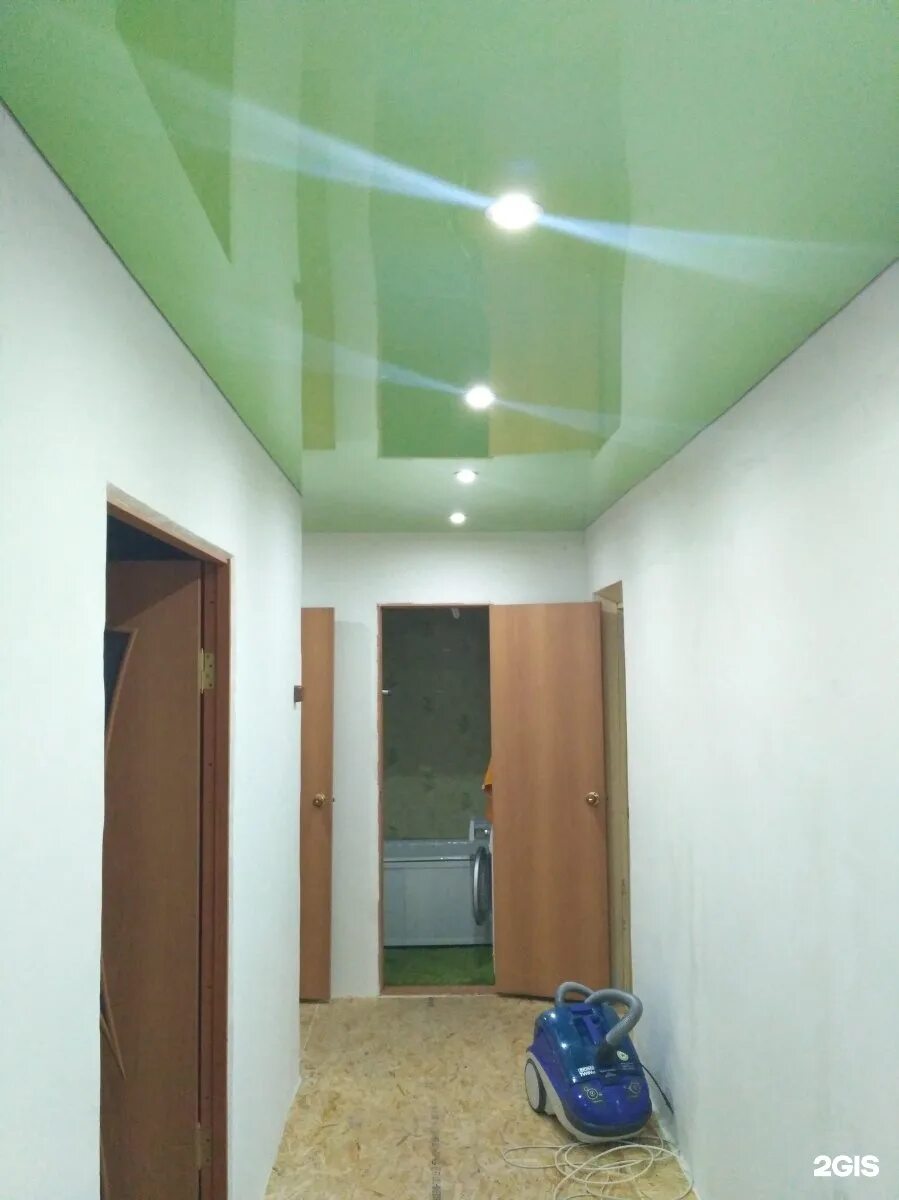 Навесной потолок в зал. Потолки рубцовск. Натяжные потолки рубцовск. Натяжные потолки в шакше. Натяжные потолки.