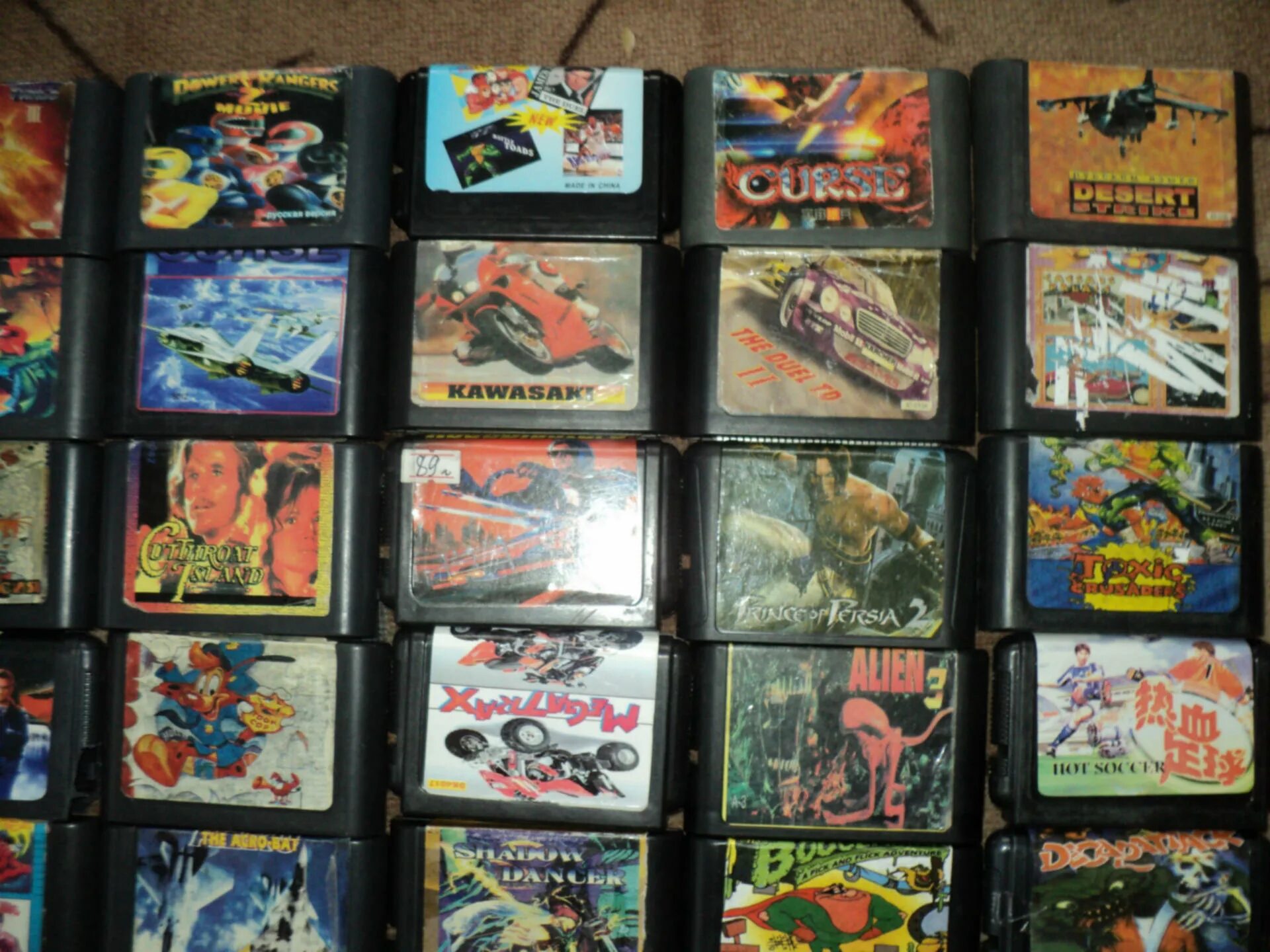 Sega игры купить. Sega кассеты. Игры на кассетах. Кассеты на сегу. Кассеты с играми от сеги.