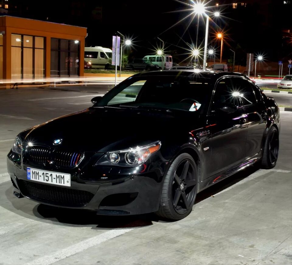 Bmw m 5 m 60. BMW m5 e60 v10. BMW 5 e60 m5. BMW m5 v10. BMW m5 e60 v10 чёрная.