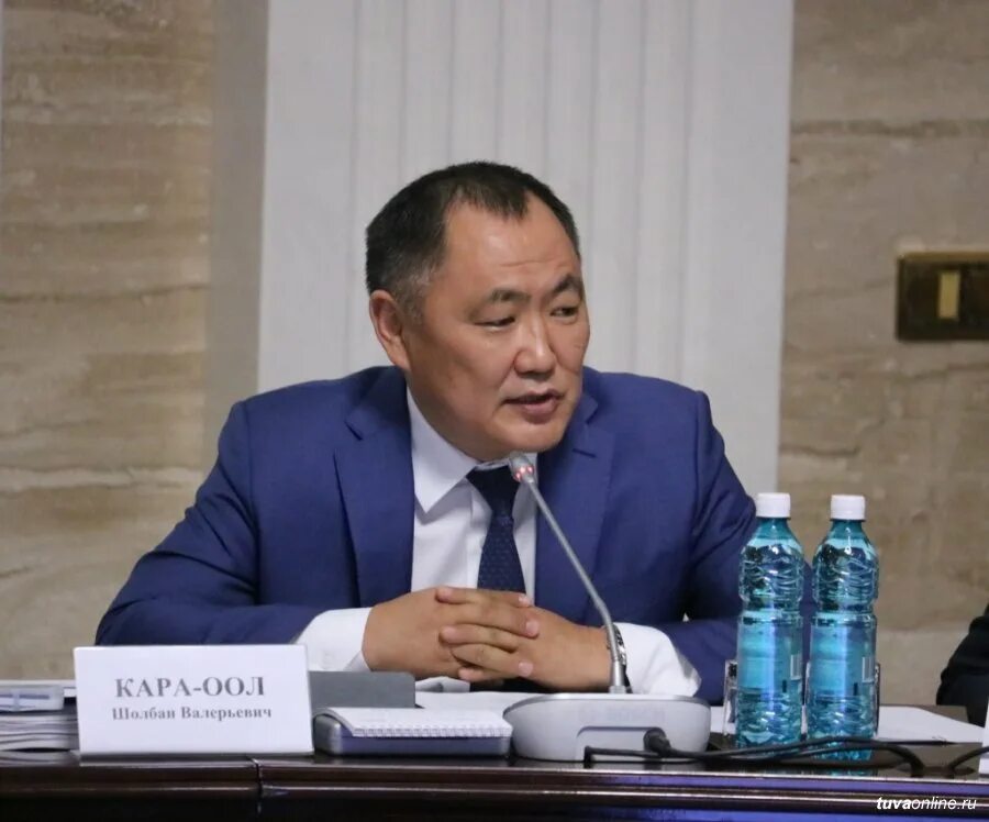 Глава тувы шолбан кара-оол. Президент тувы владислав ховалыг. Президент тывы. Шолбан кара-оол сын. Глава республики тува.