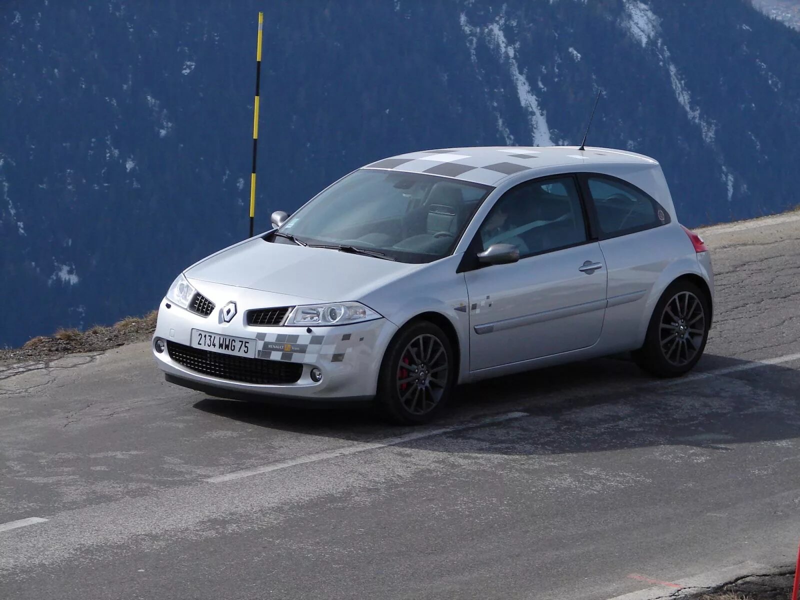 Рено меган 2 рс седан. Рено меган 2 рс. Renault megane 2 rs. Рено megane rs 2. Рено меган 2 rs.