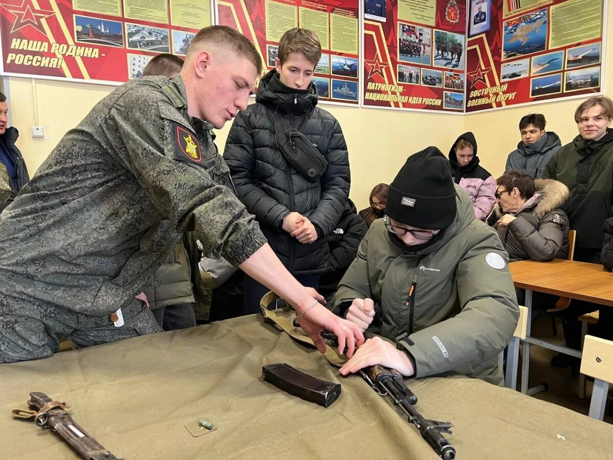 Экскурсия в воинскую часть для школьников. Воинская часть. Экскурсия в военную часть. Петропавловск-Камчатский Военная часть. Случай в военной части