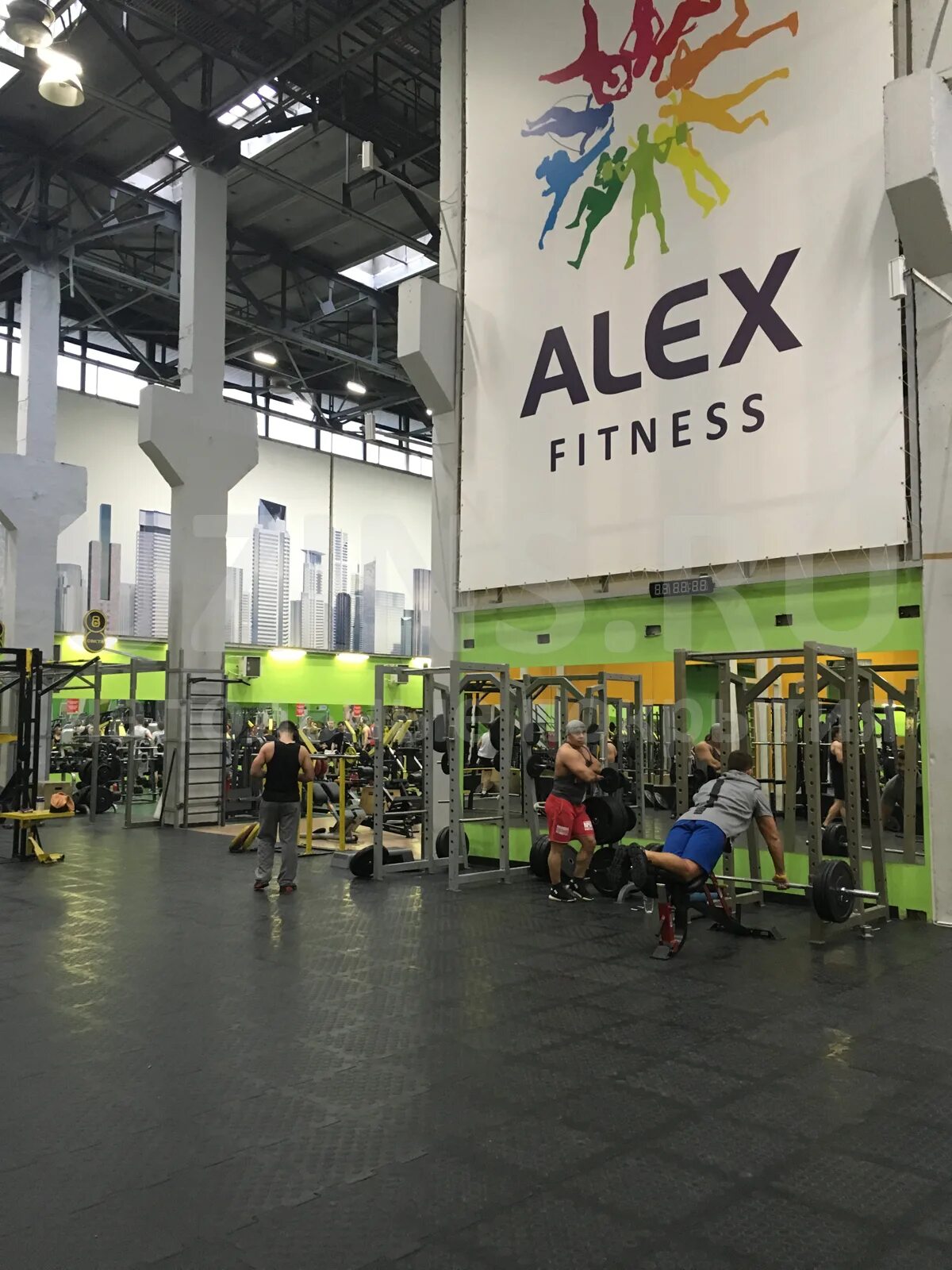 Алекс гум казань. Алекс гум казань. Алекс фитнес гум. Фитнес зал alex fitness. Алекс гум казань.