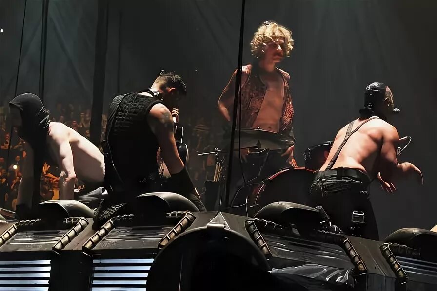 рамштайн фрау. Lindemann frau mann обложка. фрау шнайдер рамштайн 2011. рамштайн фрау. Lindemann: frau & mann фильм 2019.