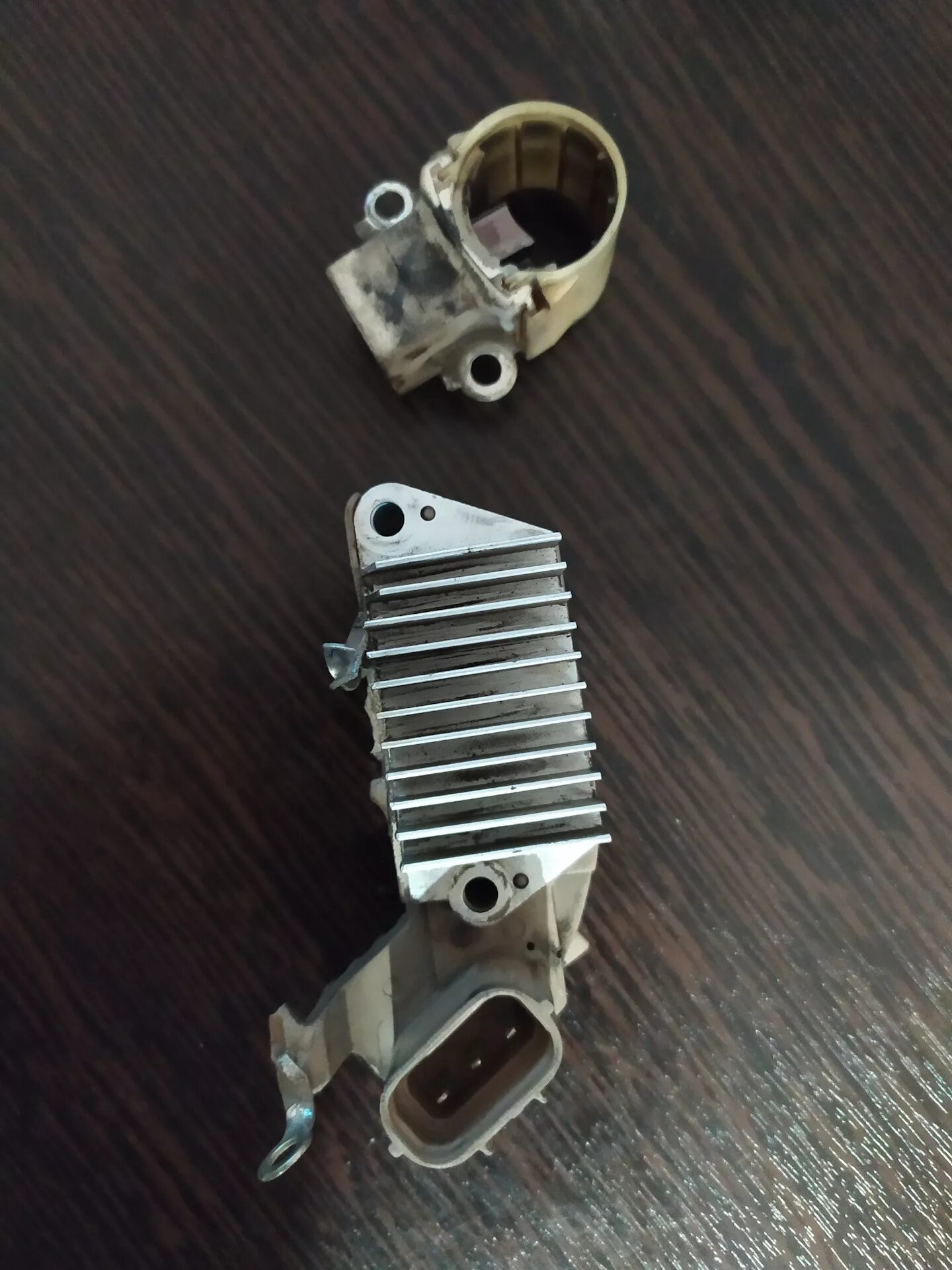 Регулятор напряжения генератора лифан х60. Реле регулятор лифан солано. 6. Реле-регулятор генератора лифан солано 620. Реле регулятор лифан.