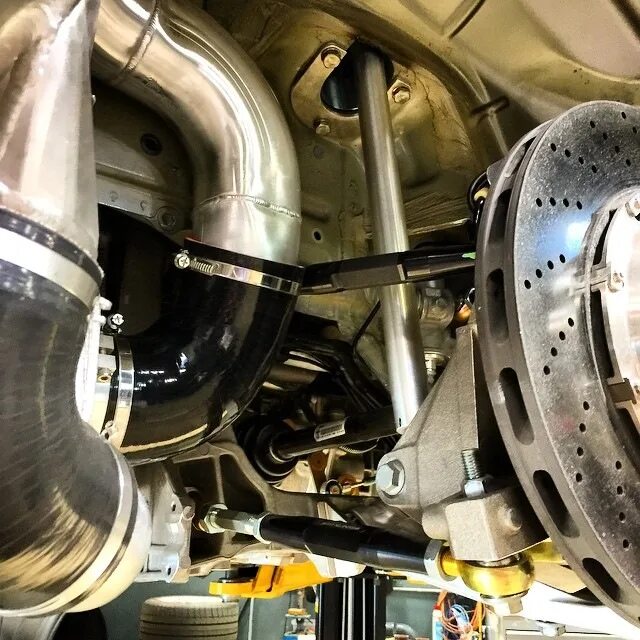Подвеска порше. Porsche 911 rear suspension. задняя подруливающая подвеска порше 911.