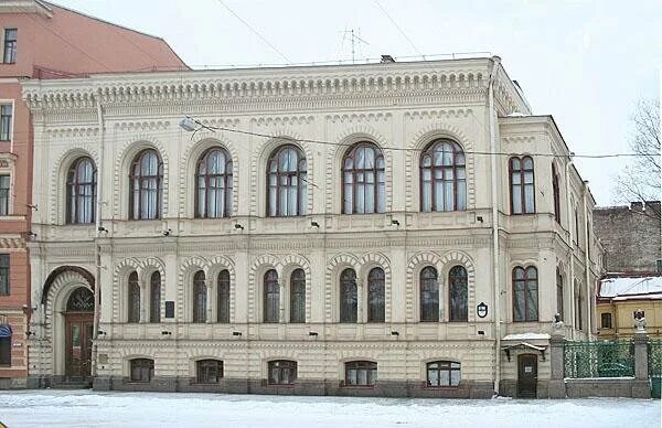 Особняк кочубея на конногвардейском. Дом с маврами особняк кочубея. Особняк князя кочубея в санкт-петербурге. Дворец князя кочубея. Дом кочубея в санкт-петербурге с маврами.