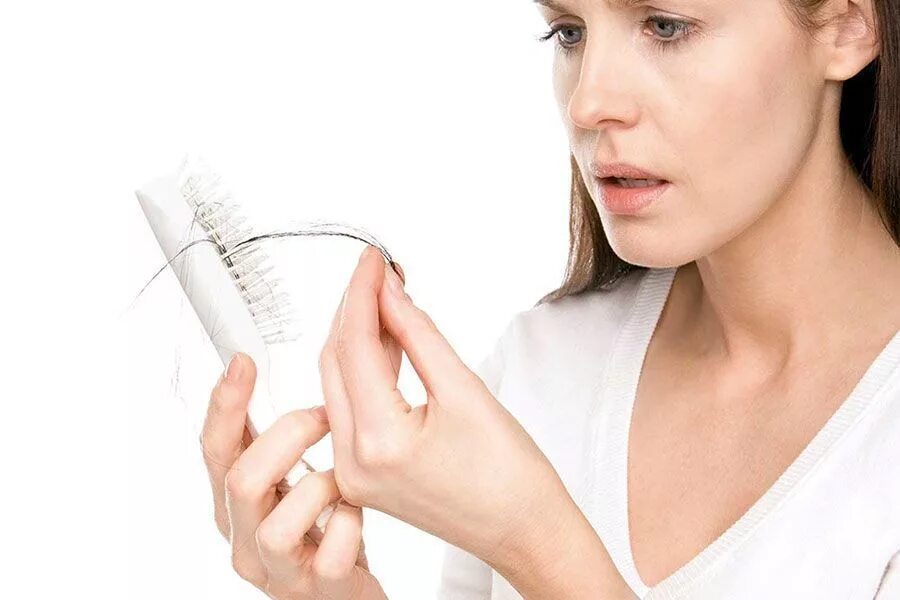 Лысина у мужчин. Расческа для волос. Расческа для волос. Hair loss prevention. Расческа для волос.