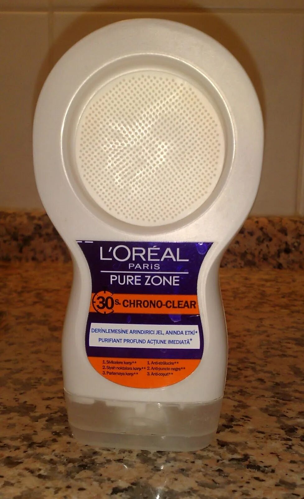 Pure zone rp. Loreal Pure Zone. Pure Zone от l'Oreal. Loreal от прыщей. Средство от прыщей от лореаль.