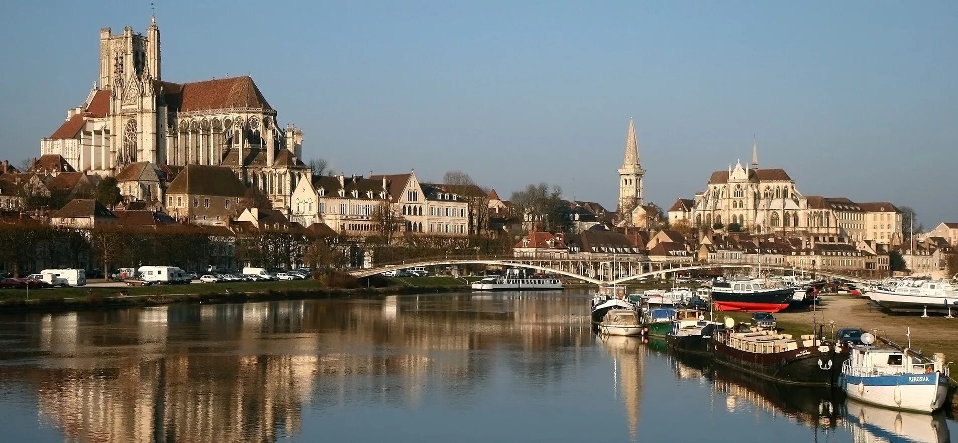 Нормандия шампань. Auxerre Франция. Бургундия Нормандия. Осер Бургундия. Тюльпан Auxerre.