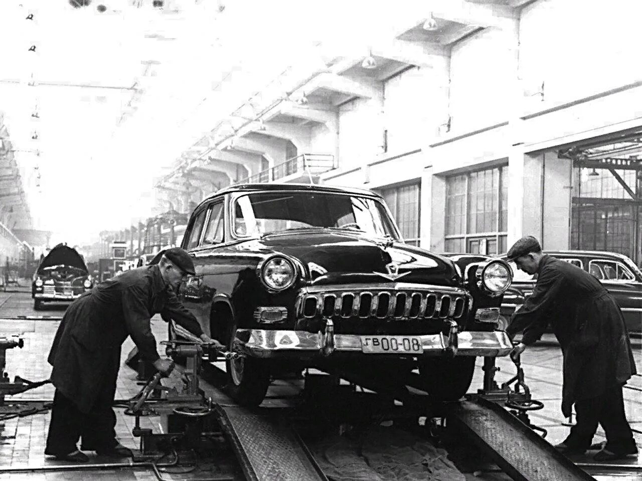 Ваз-2104 автоваз конвейер. 14 апреля 1927 года в швеции выпущен первый автомобиль вольво. Сошла с конвейера. Сошла с конвейера. 14 апреля первый автомобиль вольво.