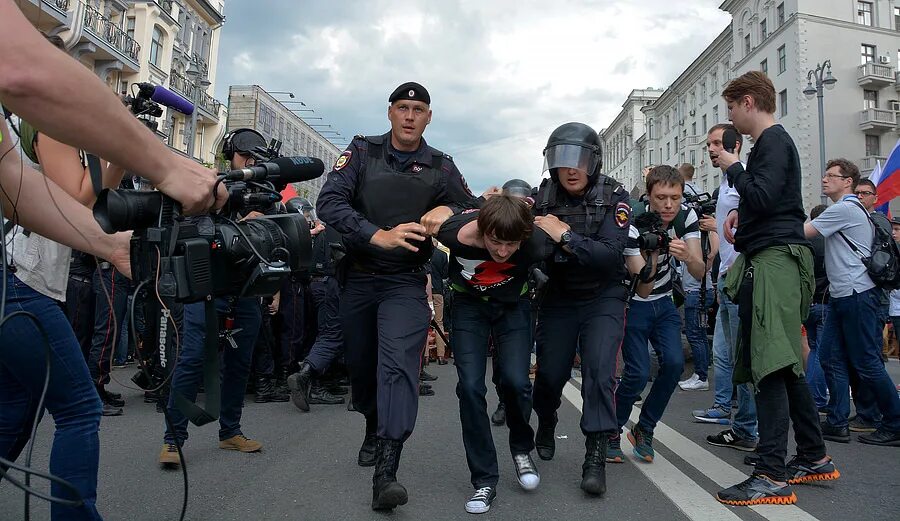 Какой стиль используется на митингах