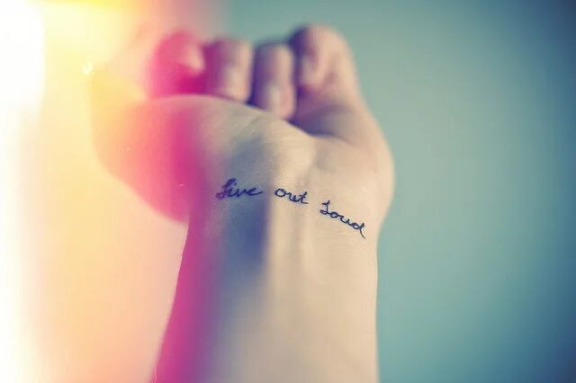 Filled my. Тату на запястье любовь. Тату one Love на запястье. Тату на запястье Life. Тату жизнь на запястье.