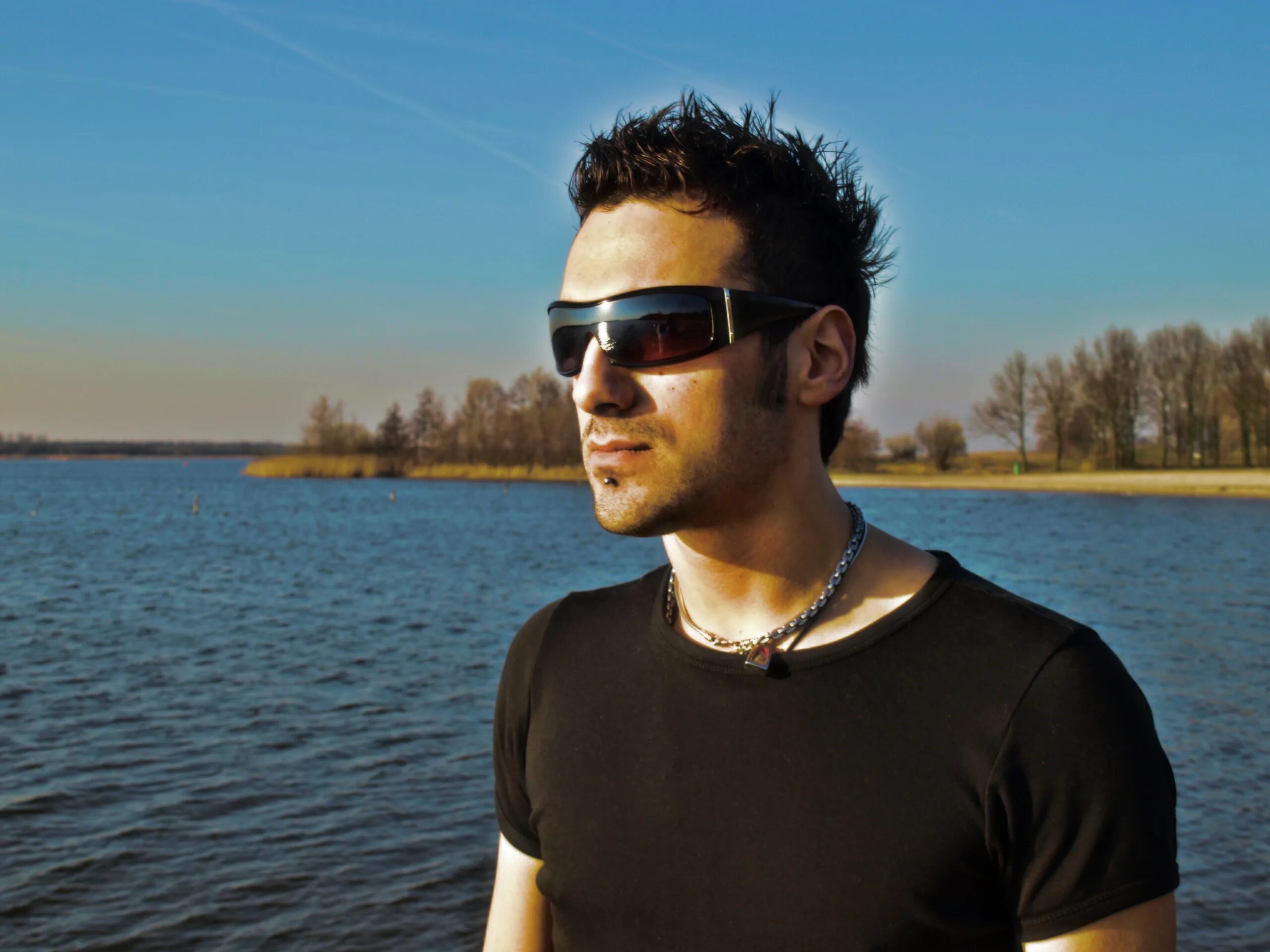 Ummet ozcan фото. Dj ummet ozcan. Ummet ozcan strange world. Уммет озкан фото. Уммет озкан.