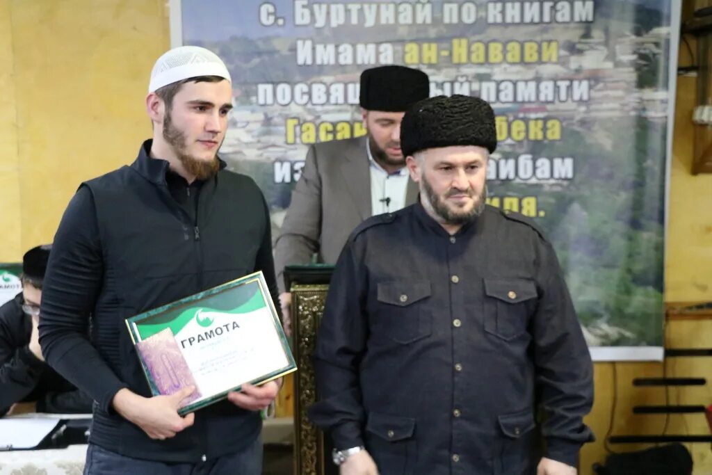 Имам ан. Казбековский район. центральная мечеть имама шамиля. буртунай. имам ан навави.