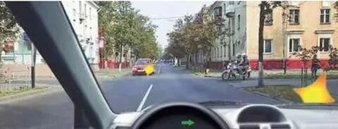 Автомобилем и мотоциклом при повороте налево