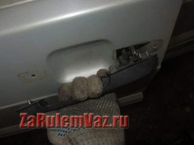 Замена внутренней ручки ваз 2114. Тяга замка двери ваз 2114. Внутренние ручки дверей ваз 2114. Замена задней двери ваз 2114 своими руками. Ручка ваз 2114.