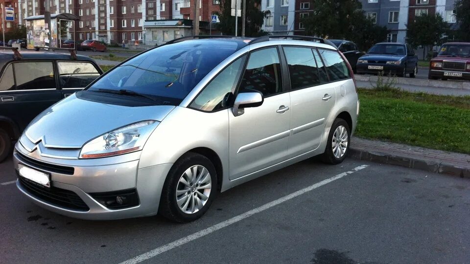 Citroen c4 Picasso 2009. C4 Пикассо 2009. Ситроен с4 Гранд Пикассо 2009. Минивэн Ситроен Гранд пикасо2009. Авито ситроен бу купить