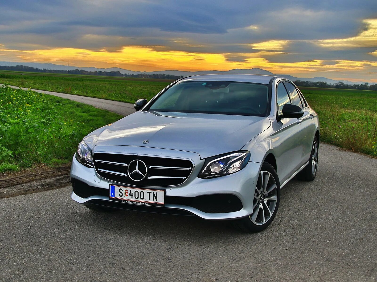Е 220 д. Mercedes e220d. мерседес бенц 220d. mercedes e220 4matic. мерседес-бенц е220d 4matic.