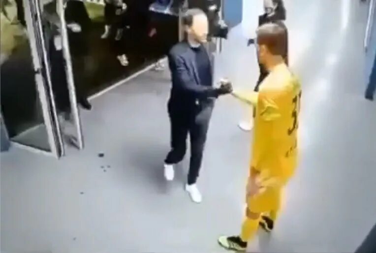 Ударили футболиста