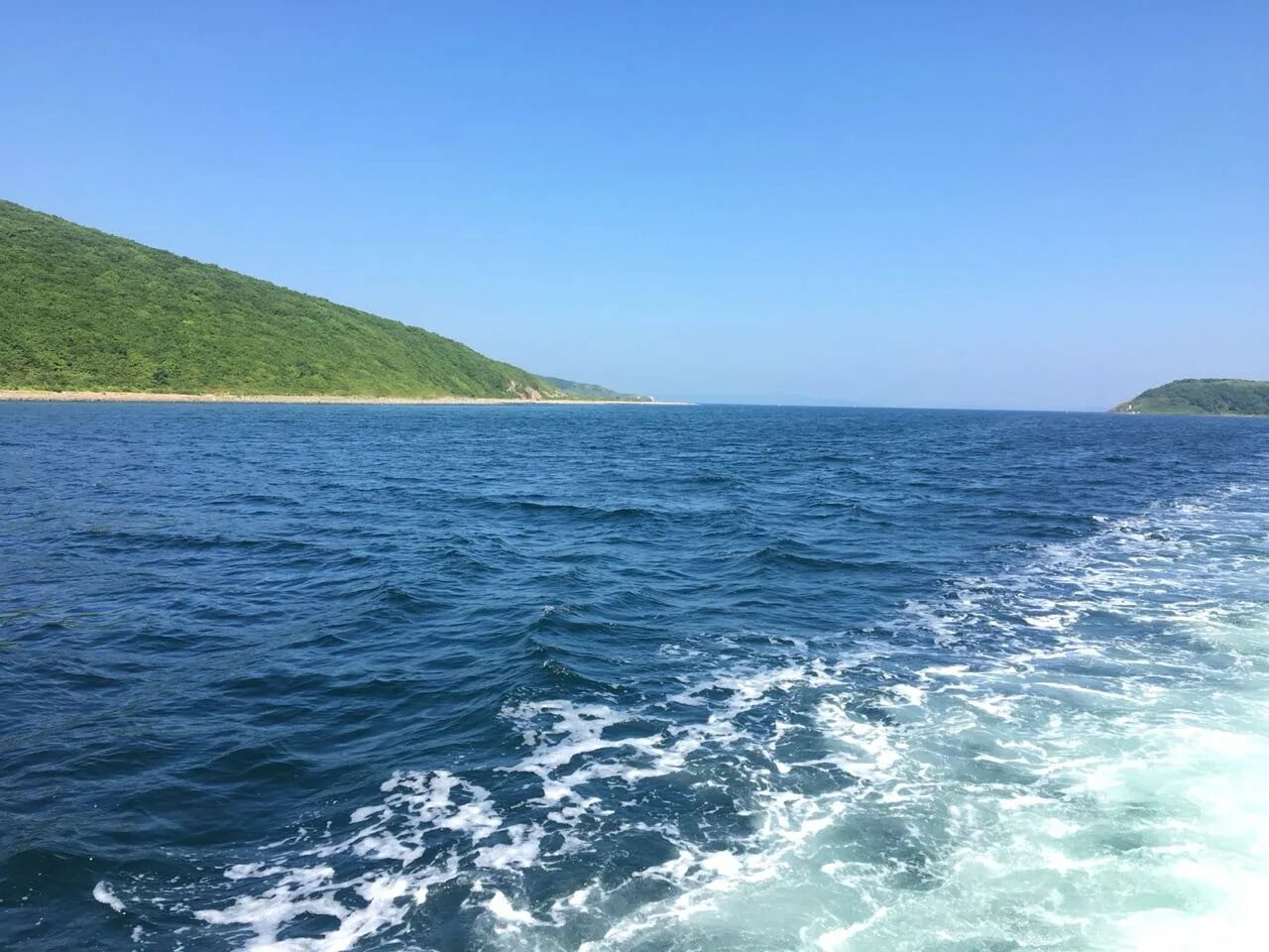 Владивосток черное море. Прим океан. Лагерь океан приморский край. Берег японского моря во владивостоке. Остров русский приморского края двфу.