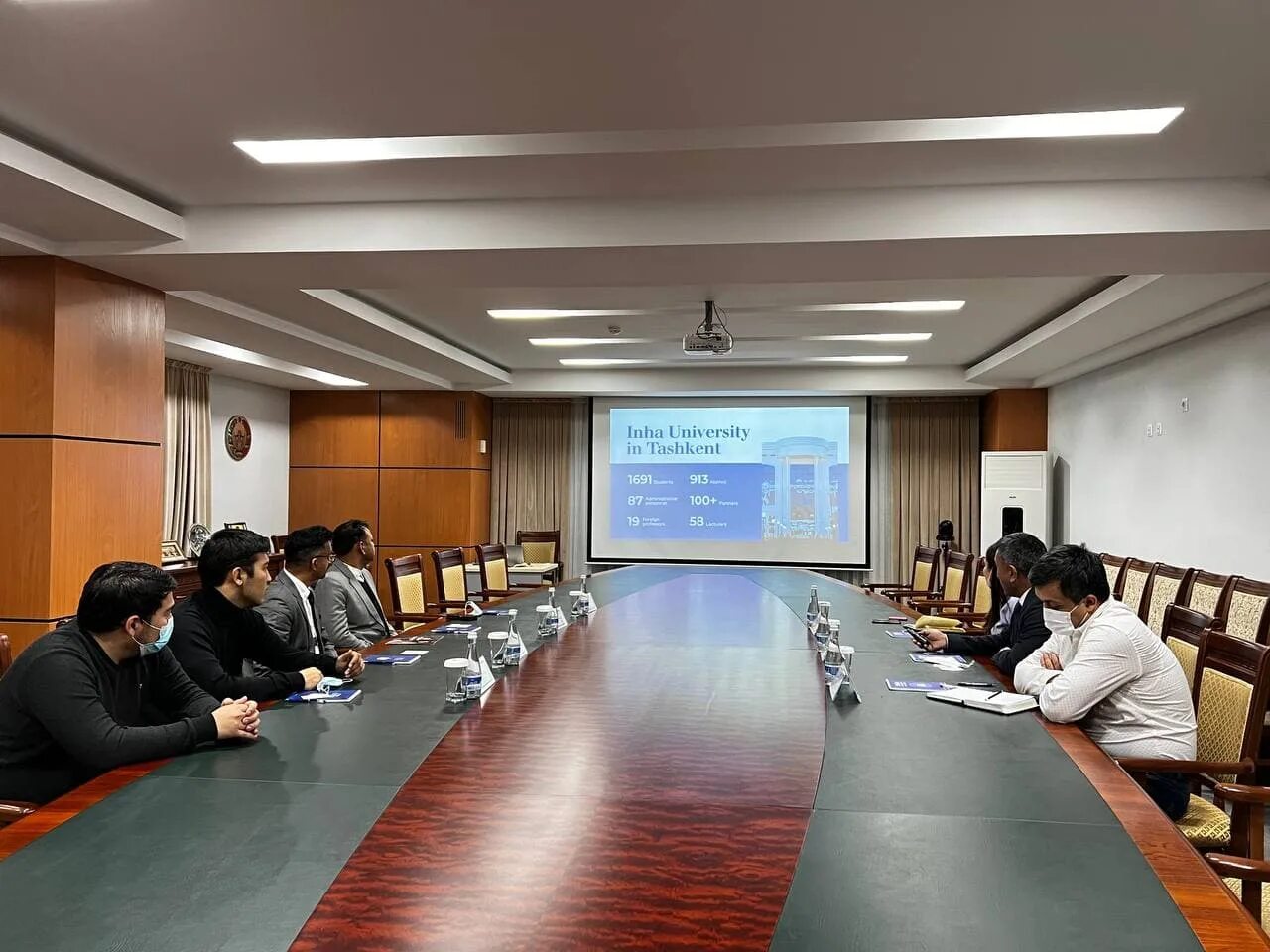 Inha university in tashkent. Корейский университет инха. инха ташкент. inha uni tashkent. inha instituti.